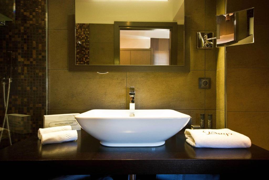 Le Daya Hotel & Spa - Boutique Hotel Roquebrune-sur Argens Ruang foto